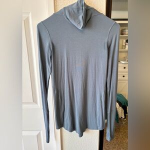 lululemon athletica Long Sleeve Top in Gray